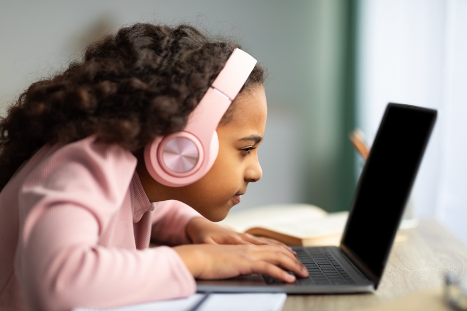 Astigmatism vs. Neasitedness, A person looking at a laptop close up